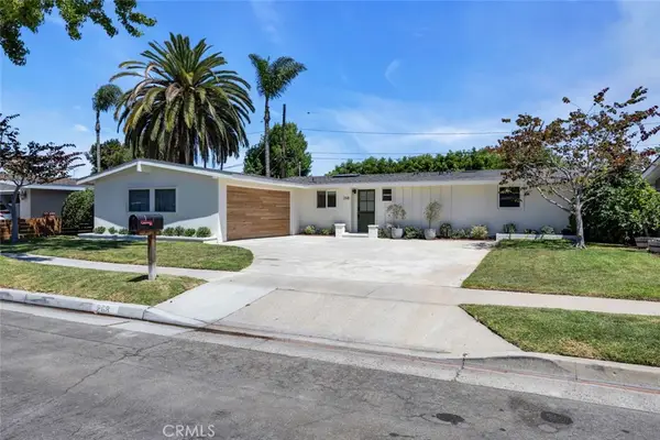 268 E Bay Street, Costa Mesa, CA 92627
