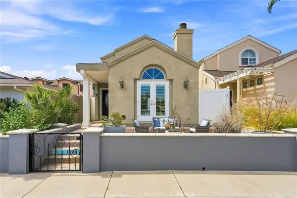 1209 Huntington Street, Huntington Beach, CA 92648