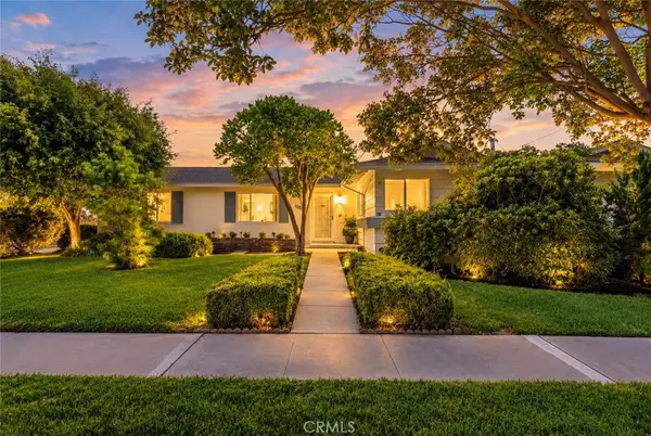 2040 W Embassy Ave, Anaheim, CA 92804