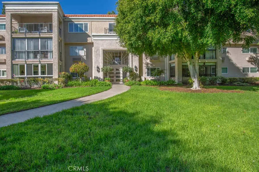 5499 Paseo Del Lago W #2D, Laguna Woods, CA 92637 - #2