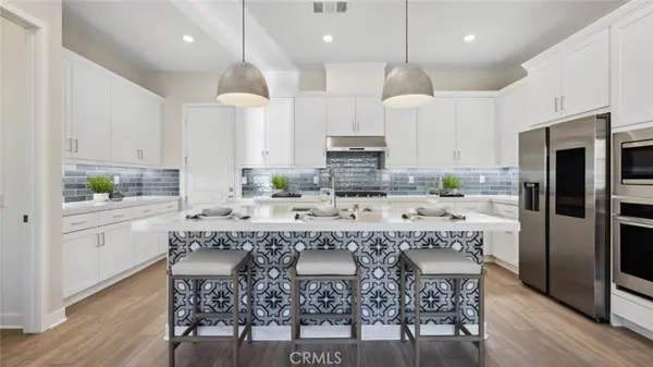 25560 Camino Canoa, Valencia, CA 91354