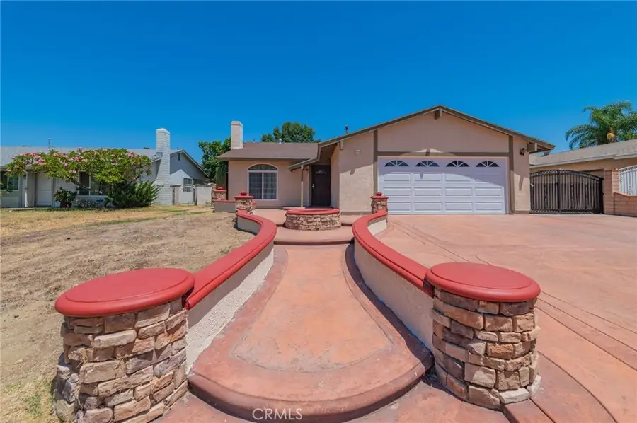 545 E Spruce St, Ontario, CA 91761 - #2