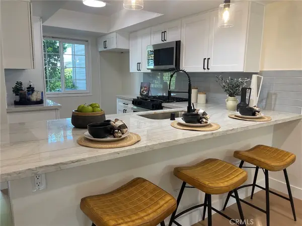 2220 E Chapman #9, Fullerton, CA 92831