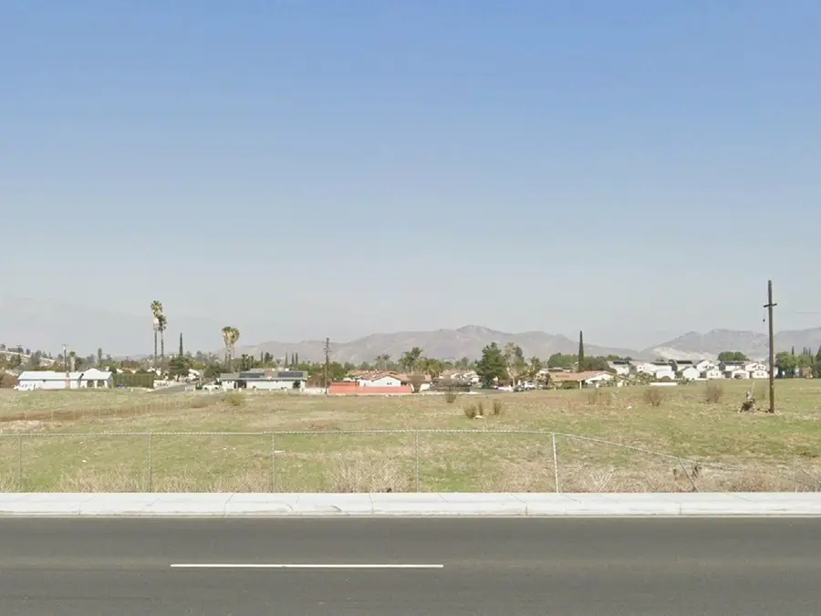 9131 Limonite Avenue, Riverside, CA 92509 - #3