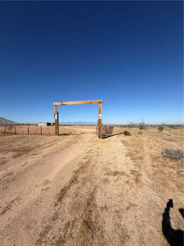 23952 Apple Valley, Apple Valley, CA 92308