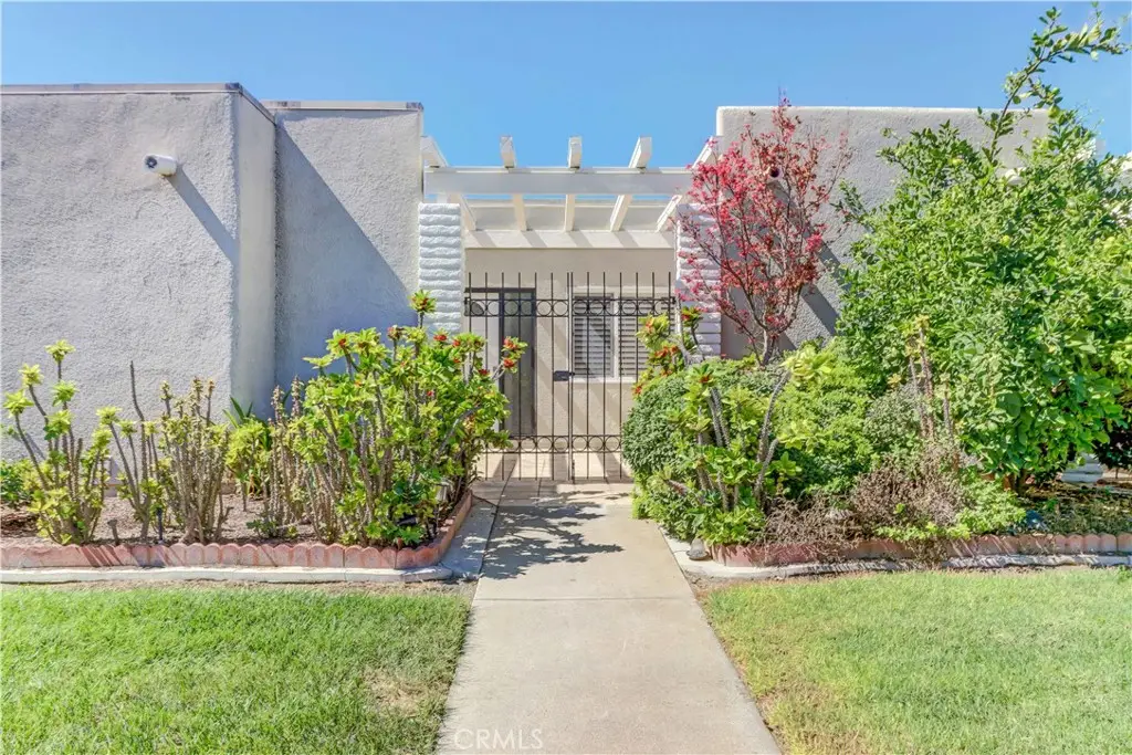2005 Via Mariposa W #B, Laguna Woods, CA 92637 - #1