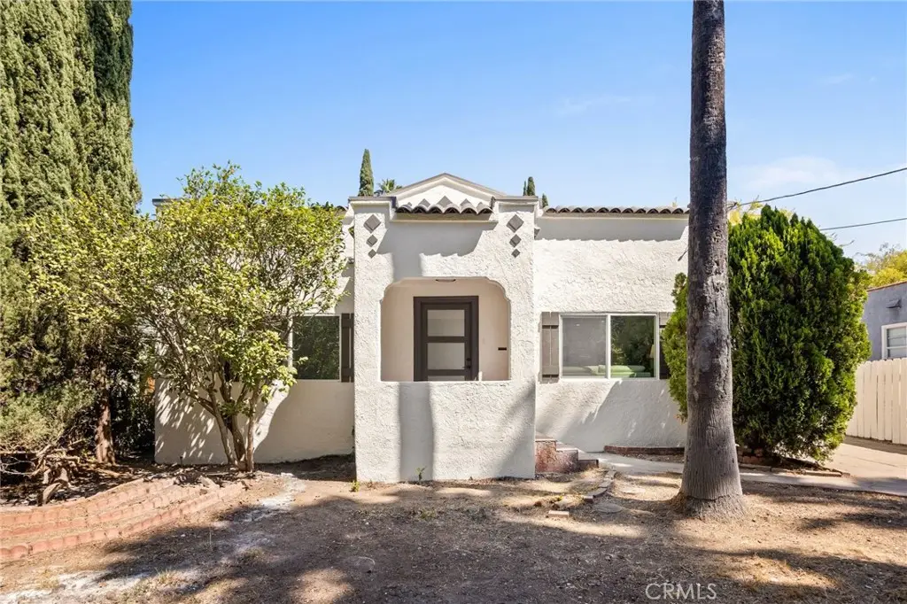 1379 E Elizabeth Street, Pasadena, CA 91104 - #1