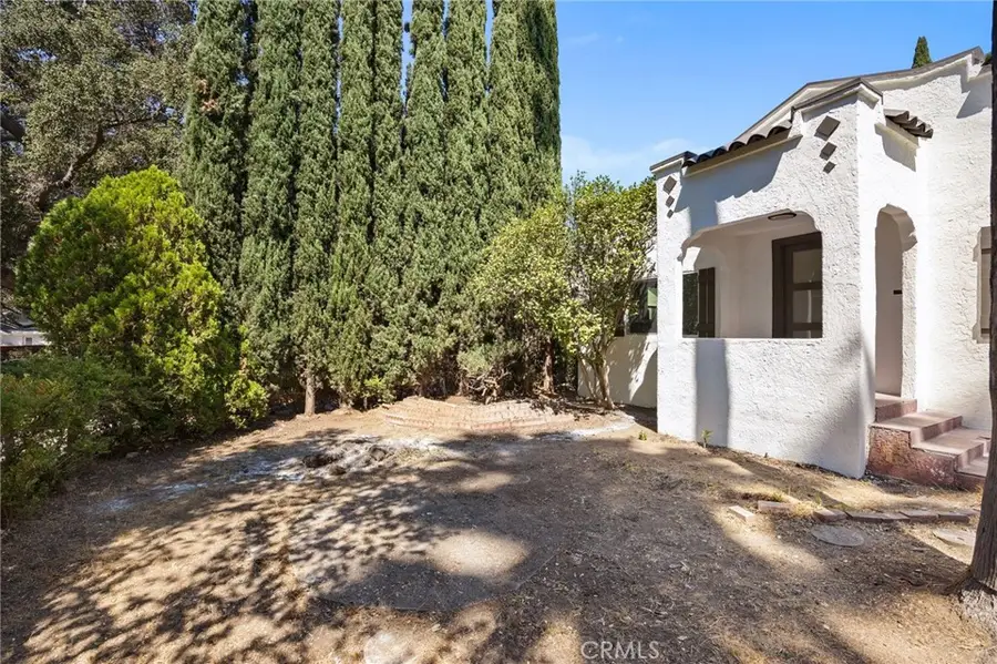1379 E Elizabeth Street, Pasadena, CA 91104 - #2