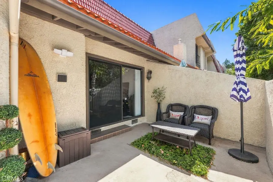 6226 1/2 Shoup, Woodland Hills, CA 91367 - #2