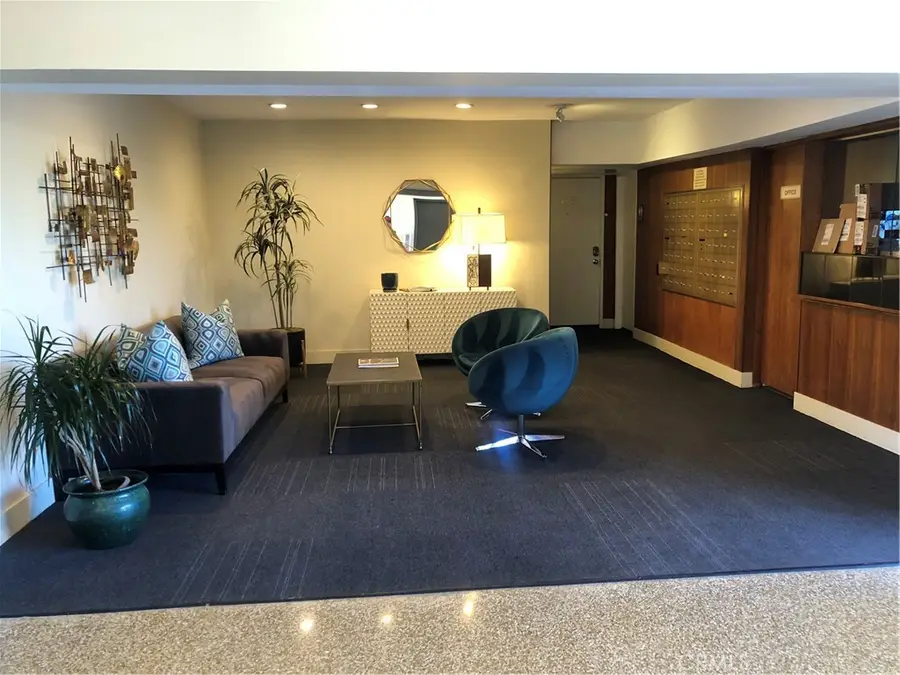 277 E Alejo Rd #204, Palm Springs, CA 92262 - #3