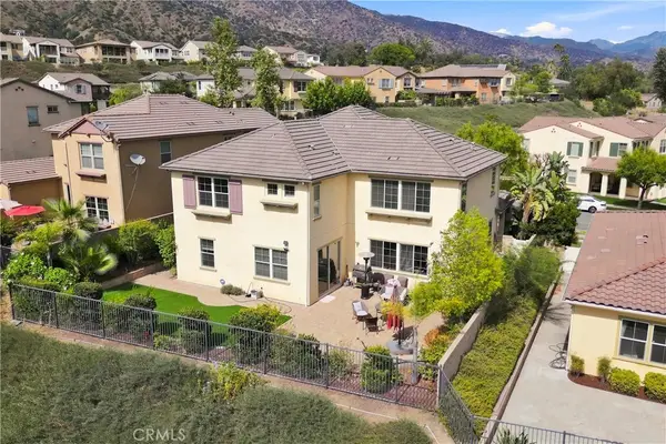 858 E Manresa, Azusa, CA 91702