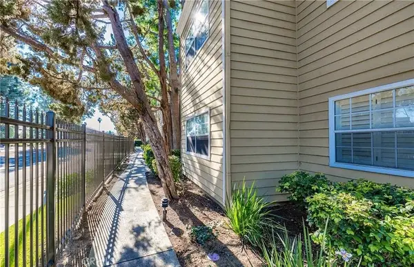 3750 S Bear Unit F, Santa Ana, CA 92704