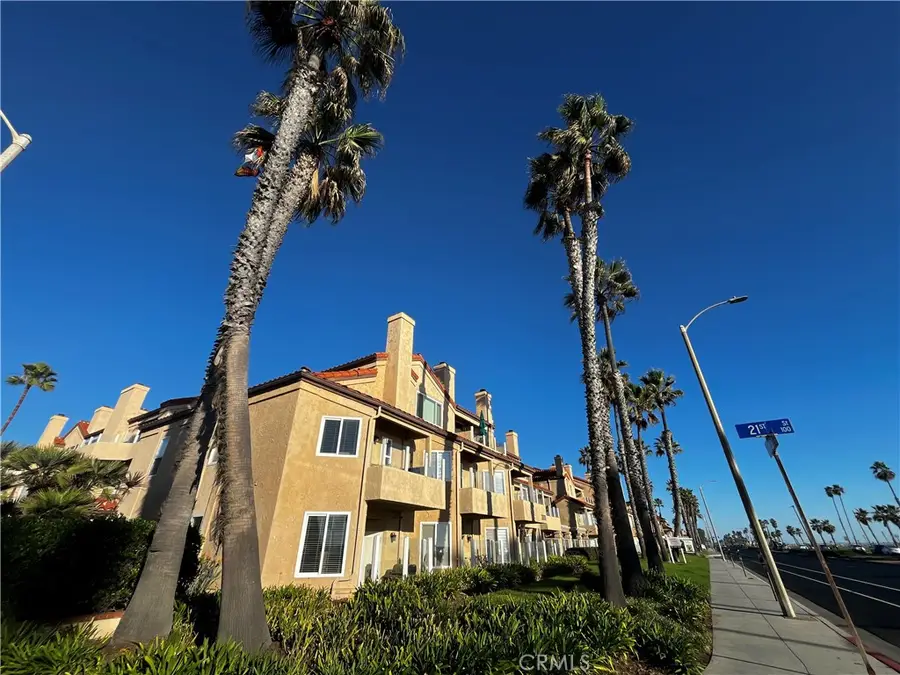 2000 Pacific Coast Highway #305, Huntington Beach, CA 92648 - #2
