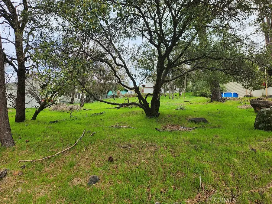 582 Silver Leaf Dr., Oroville, CA 95966 - #3