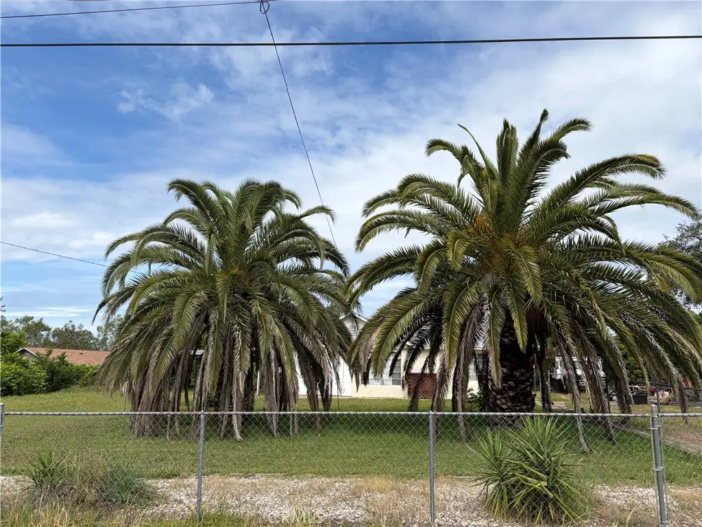 4 Buehler Avenue, Oroville, CA 95966 - #1