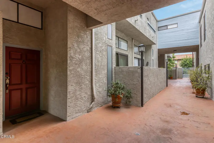5230 Bellingham Avenue #6, Valley Village, CA 91607 - Image #3