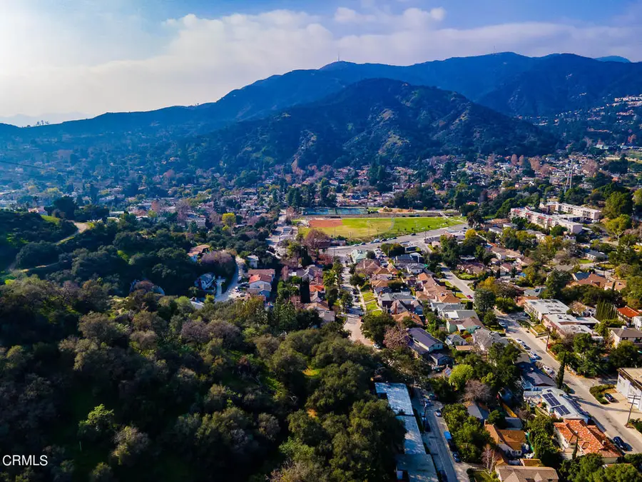 4 Vista Del Verde Drive, Glendale, CA 91208 - Image #2