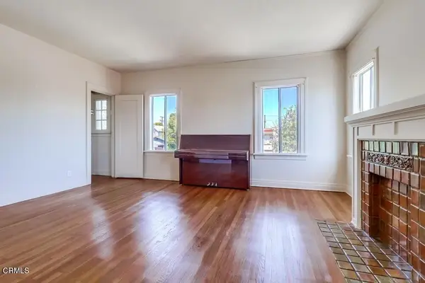 833 Ridgewood, Los Angeles, CA 90038