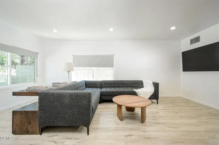 11118 Califa Street, North Hollywood, CA 91601 - #2