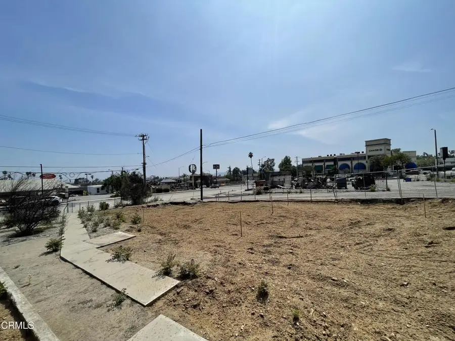 917 E Mendocino Street, Altadena, CA 91001 - #3