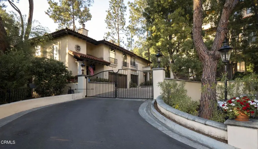 52 N Arroyo Boulevard, Pasadena, CA 91105 - #1