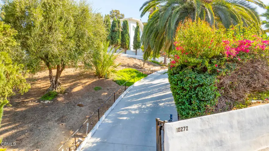 10272 Willow Springs Lane, Sunland, CA 91040 - #2
