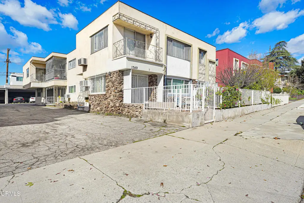 1749 N Edgemont Street, Los Angeles, CA 90027 - #1