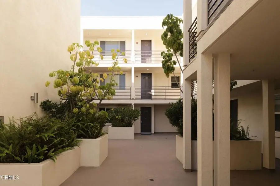 10609 Bloomfield Street #207, North Hollywood, CA 91602 - #3