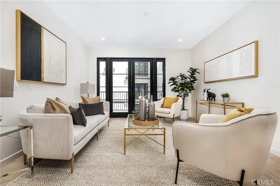 1333 S Orange Grove Avenue #201, Los Angeles, CA 90019 - Image #2