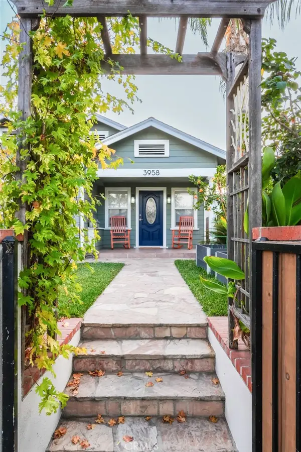 3958 Seneca Avenue, Los Angeles, CA 90039
