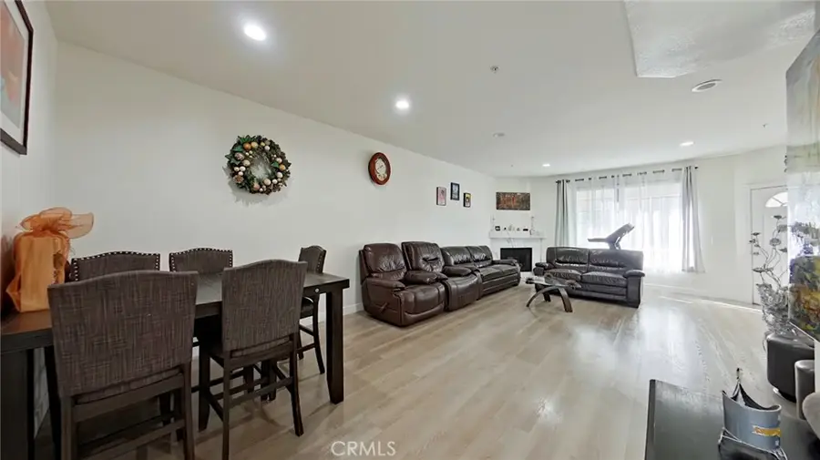 18347 Saticoy, Reseda, CA 91335 - Image #2