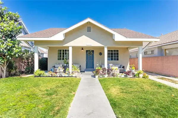 1041 W 48th Street, Los Angeles, CA 90037