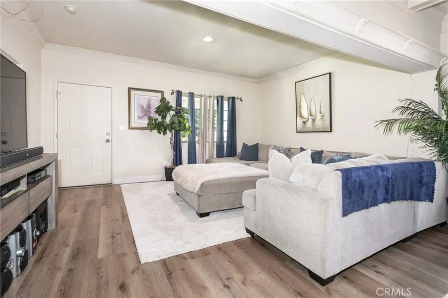 1041 W 48th Street, Los Angeles, CA 90037 - #3