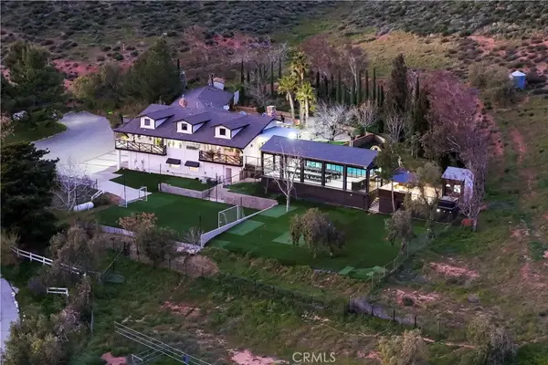 9557 Hierba, Agua Dulce, CA 91390