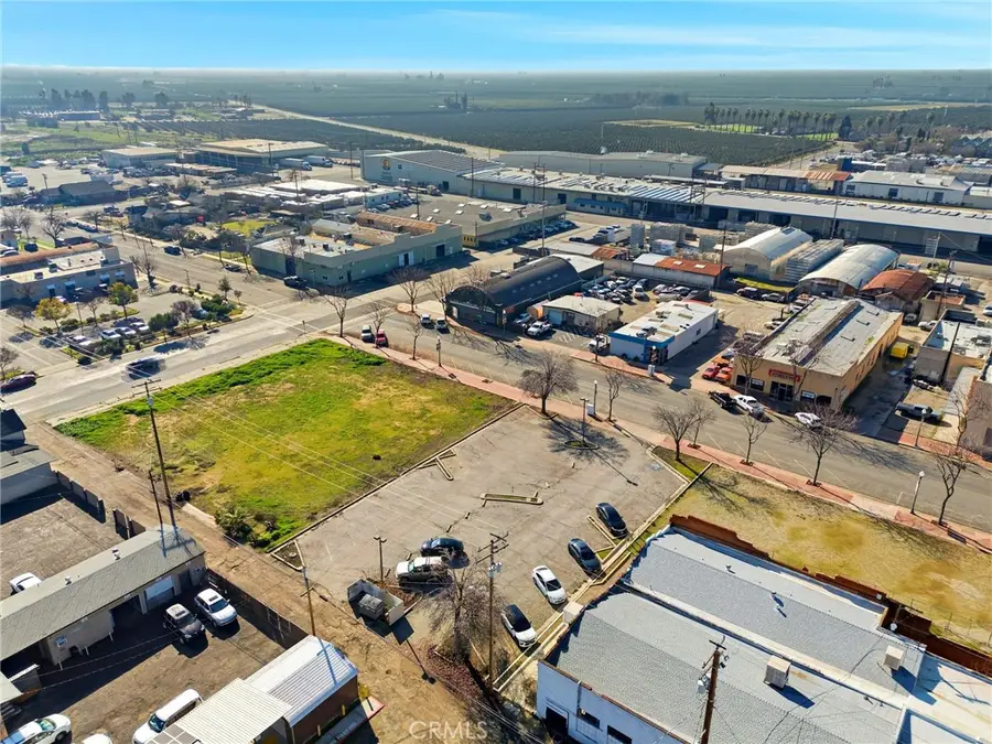 190 S Elmwood Avenue, Lindsay, CA 93247 - #2