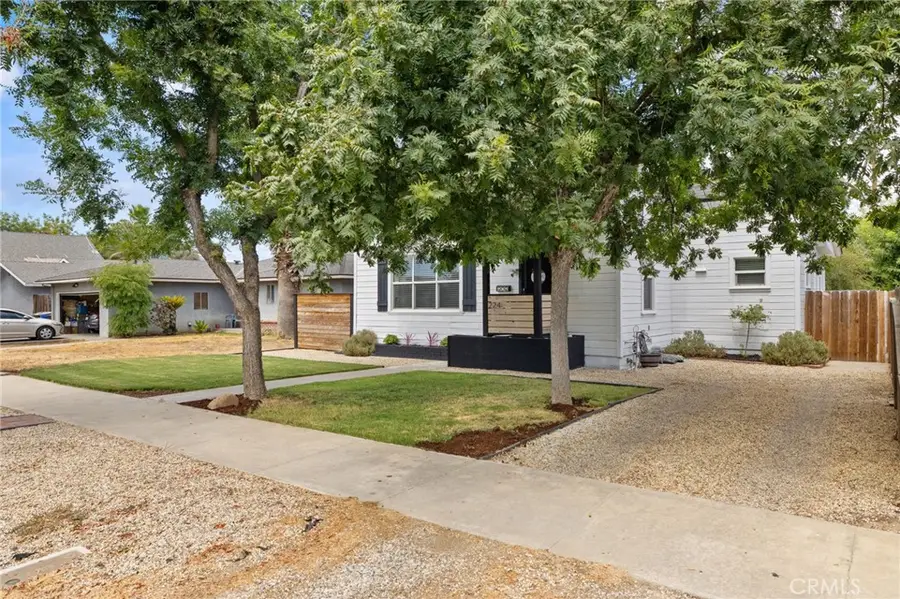 224 E 10th, Hanford, CA 93230 - #3