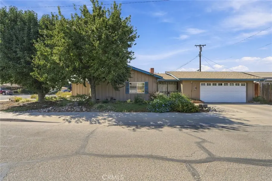 2234 W Cambridge Avenue, Visalia, CA 93277 - #2