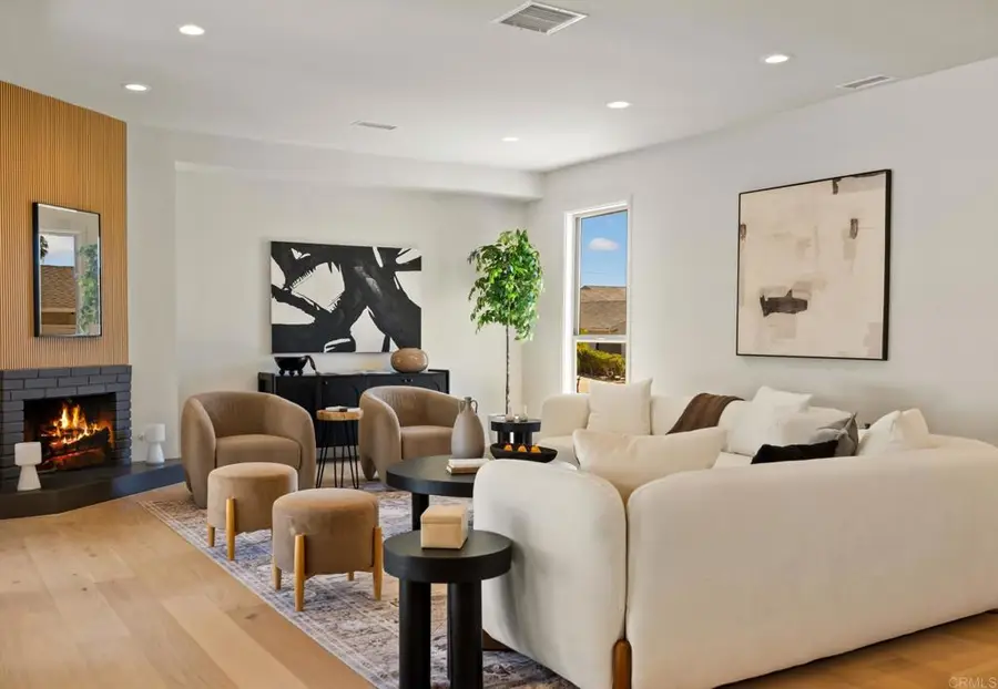 5949 S Garth Ave, Los Angeles, CA 90056 - Image #2