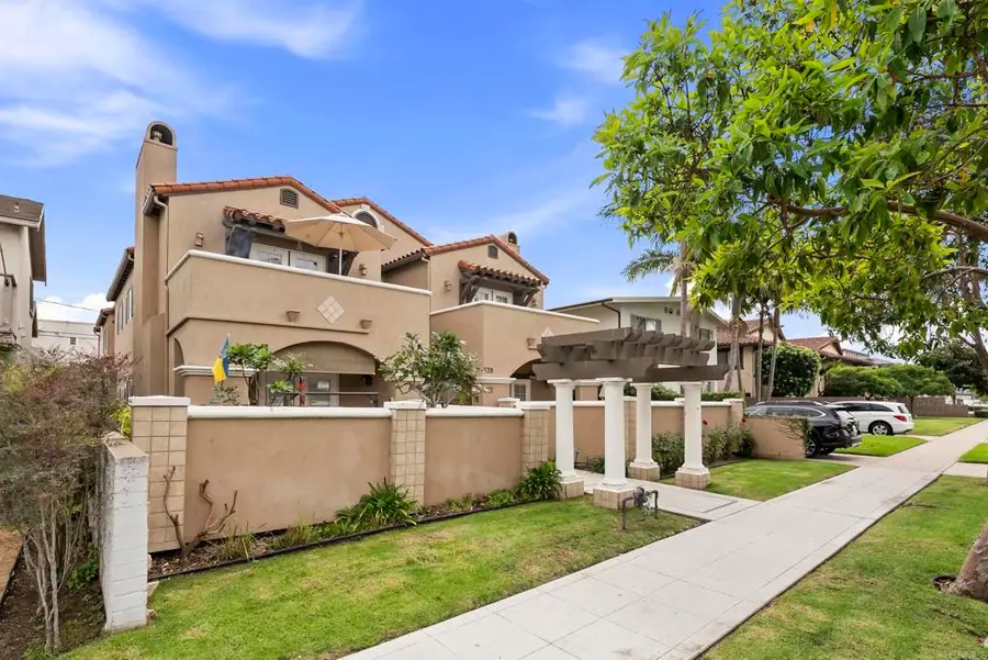 535 F Avenue #4, Coronado, CA 92118 - Image #2