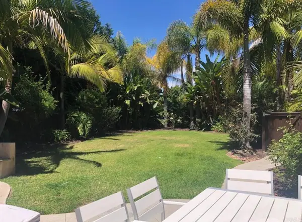 6215 Dartington Way, Carlsbad, CA 92009