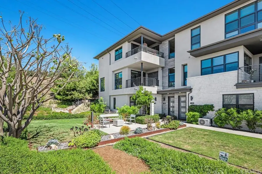 2706 Via Alta Place, San Diego, CA 92108 - Image #2