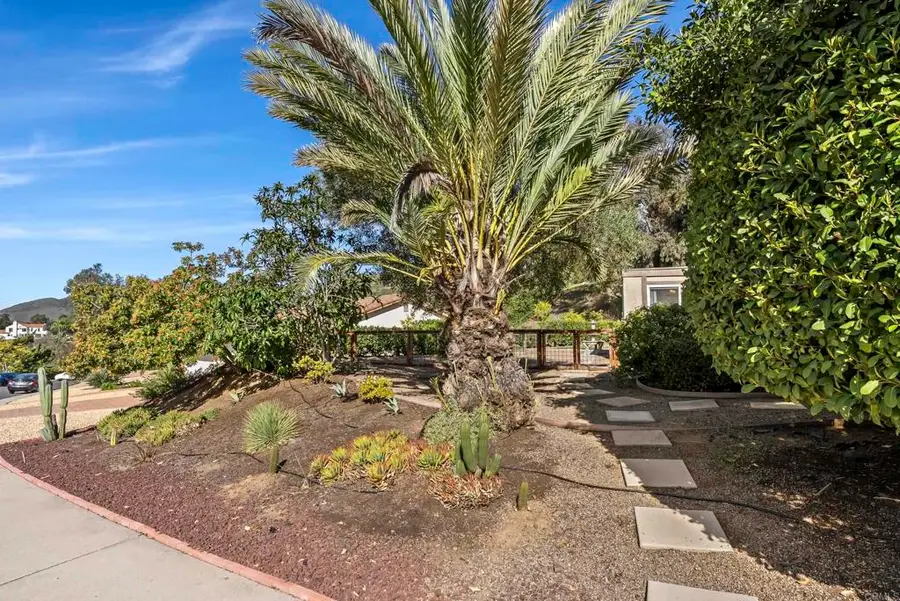18027 Cotorro Rd, San Diego, CA 92128 - Image #3
