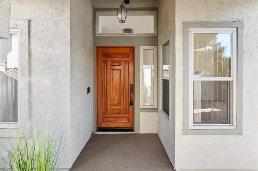 895 Mesa Place, Chula Vista, CA 91910 - Image #3