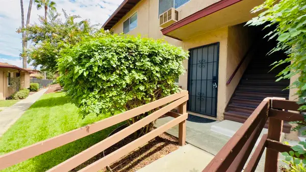 9719 Wintergardens Blvd., Lakeside, CA 92040