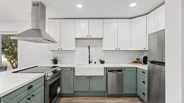 7833 Camino Huerta, San Diego, CA 92122