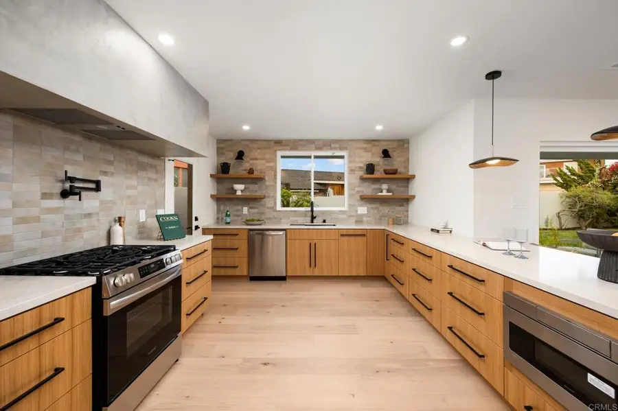 4252 Don Jose Dr, Los Angeles, CA 90008 - #2