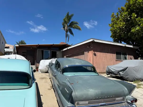 Address Withheld By Seller, San Diego, CA 92109