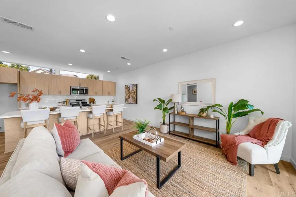 2250 Calle Chanate, San Diego, CA 92139 - #1