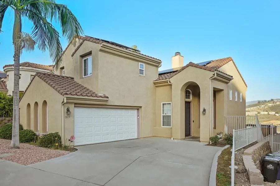 1819 Fabled Waters Dr, Spring Valley, CA 91977 - #2