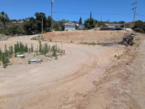 52-9950 Bon Vue Drive, El Cajon, CA 92021